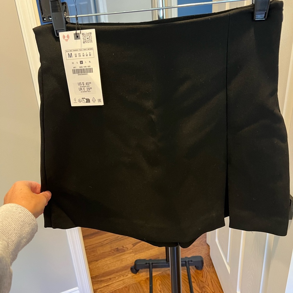 Zara Black Mini Skort Sz M nwt